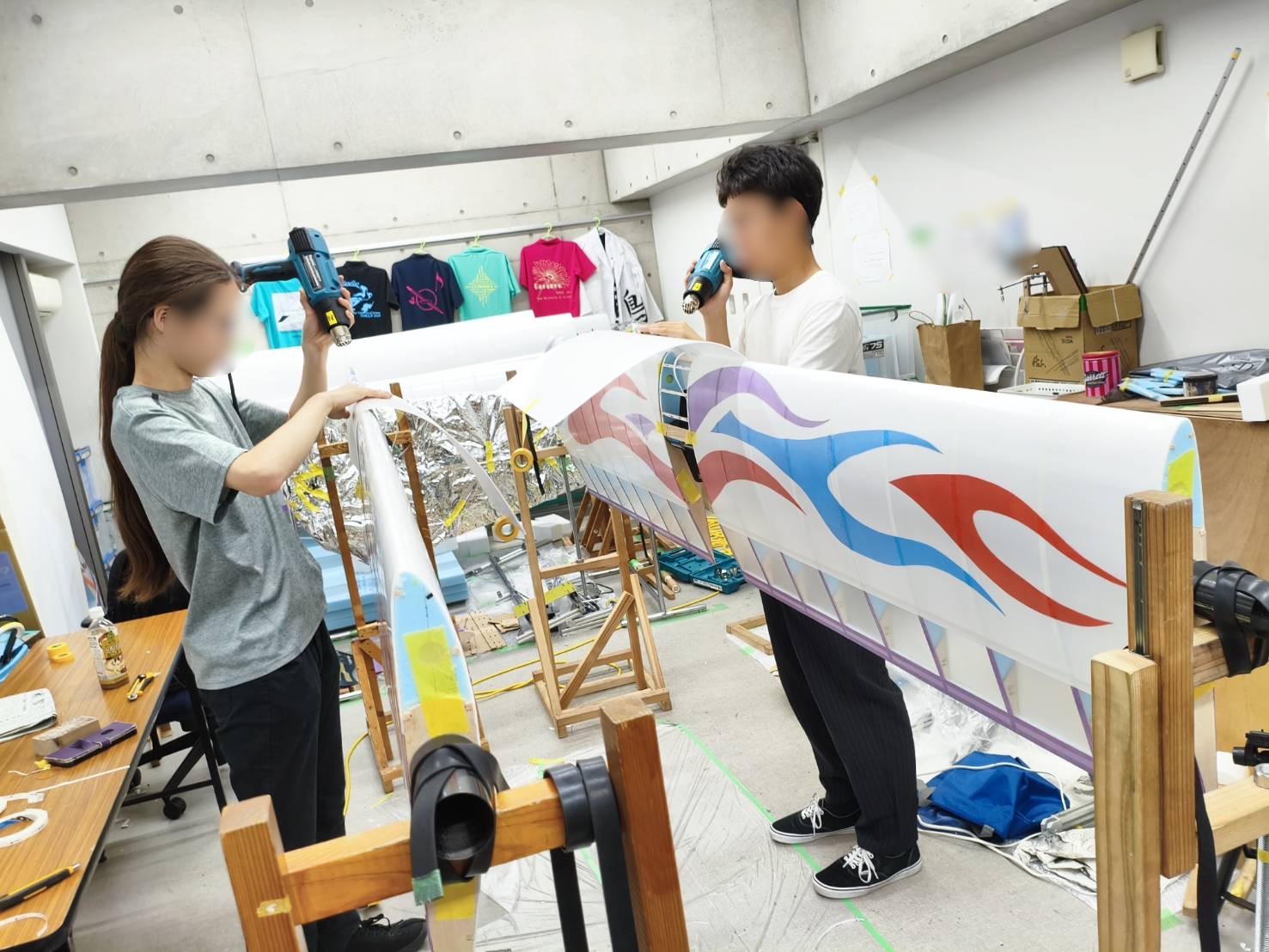 翼班の作業風景